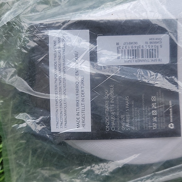 Steve Madden Vibrant Pink and Classic White No Show Socks Bundle NEW - Picture 4 of 4